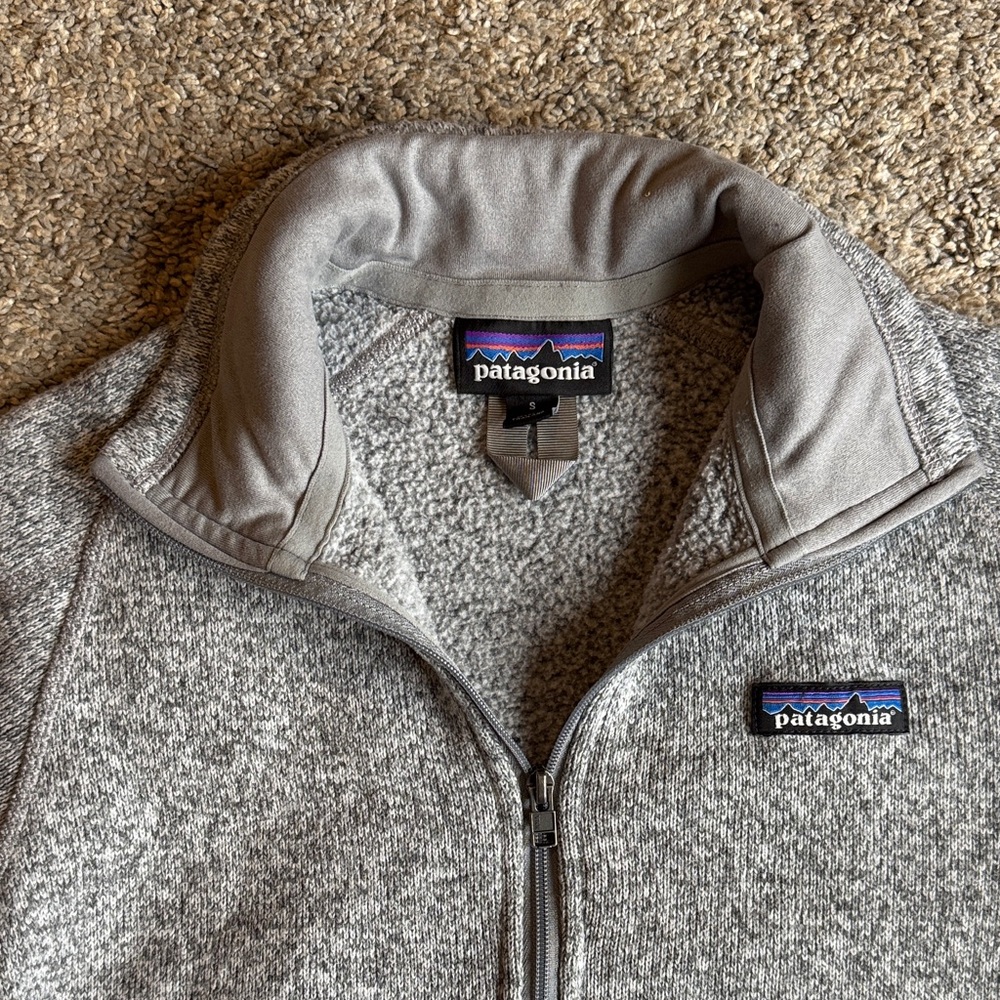Patagonia women's quarter zip-up Sweater in Heather Gray size small - Picture 2 of 6